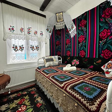 La Madalina Bed & Breakfast Selemet Exterior photo