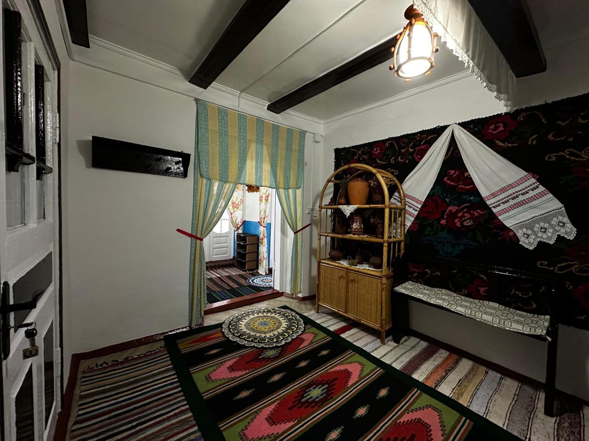 La Madalina Bed & Breakfast Selemet Exterior photo